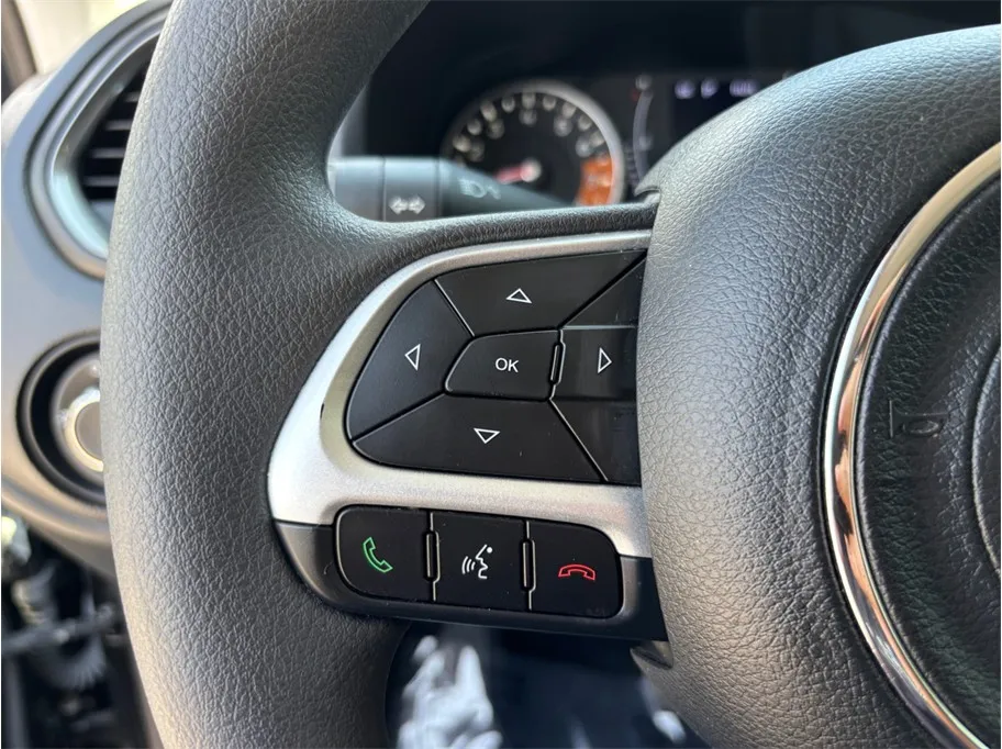 Jeep Renegade photo 22