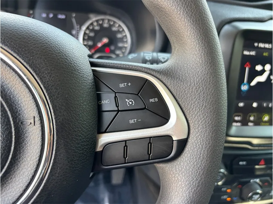 Jeep Renegade photo 23
