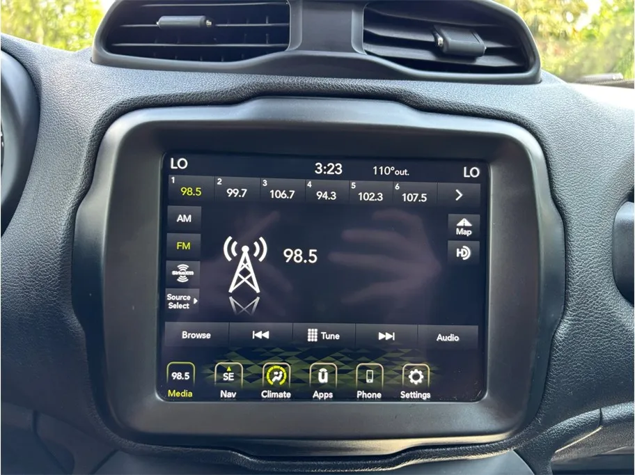 Jeep Renegade photo 25