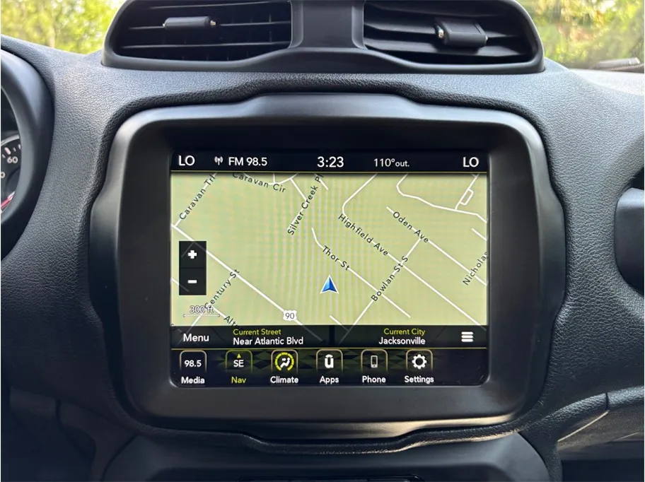 Jeep Renegade photo 26