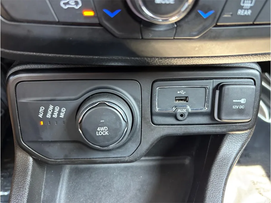 Jeep Renegade photo 30