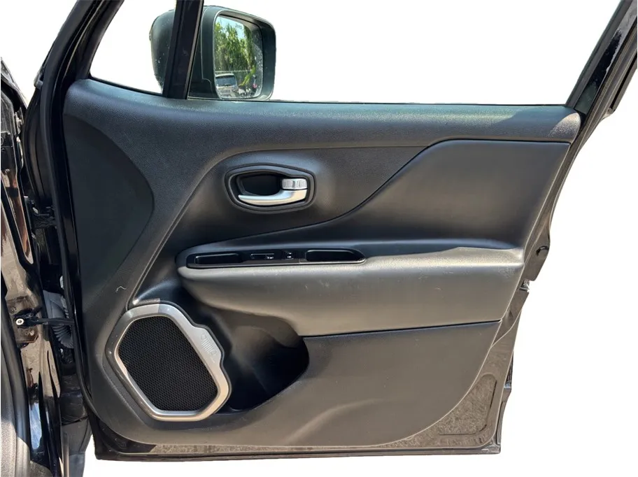 Jeep Renegade photo 37