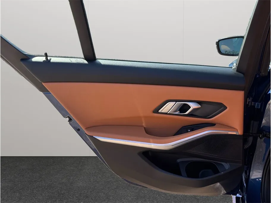 BMW 3 Series photo 42