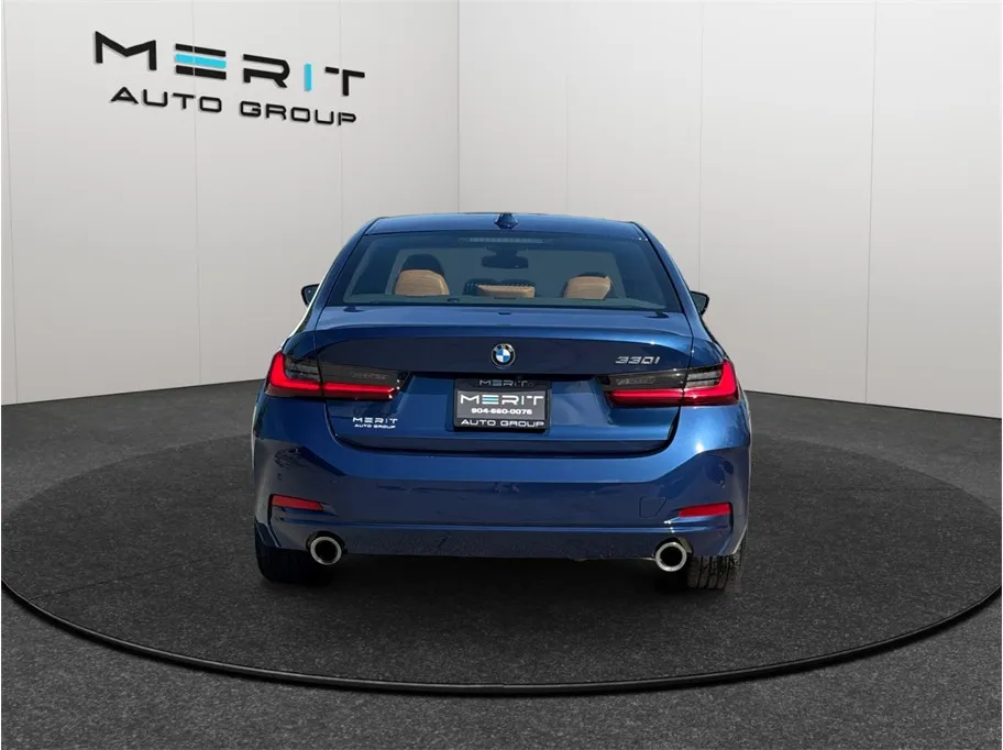 BMW 3 Series photo 8