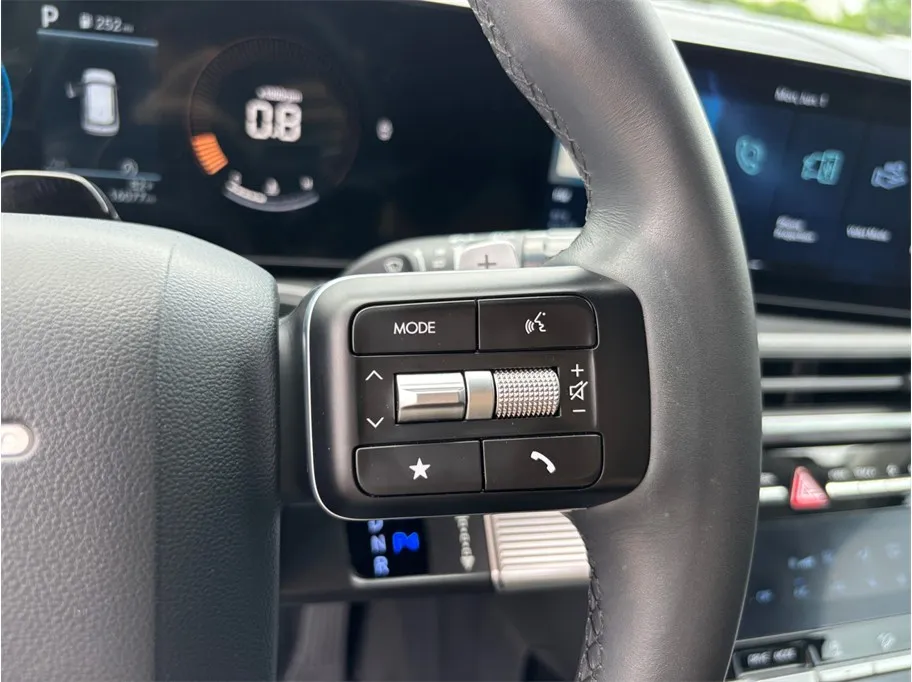 2025 Hyundai Santa Fe SEL - Photo 27