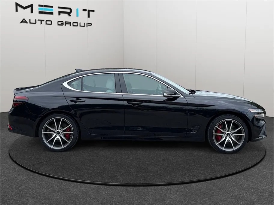 2025 GENESIS G70 Standard - Photo 10