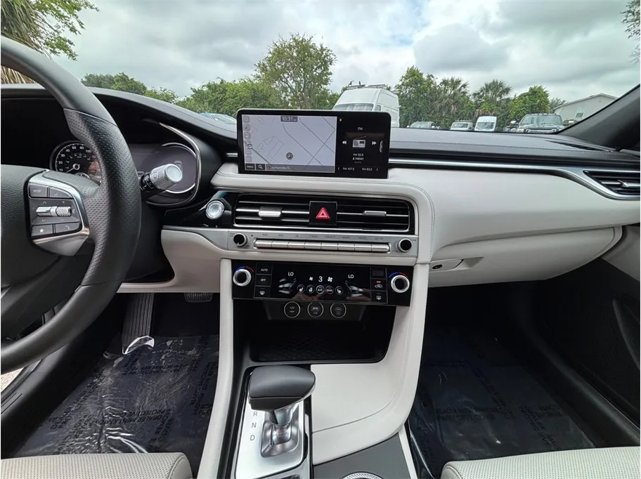 2025 GENESIS G70 Standard - Photo 11