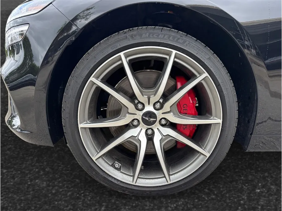2025 GENESIS G70 Standard - Photo 13