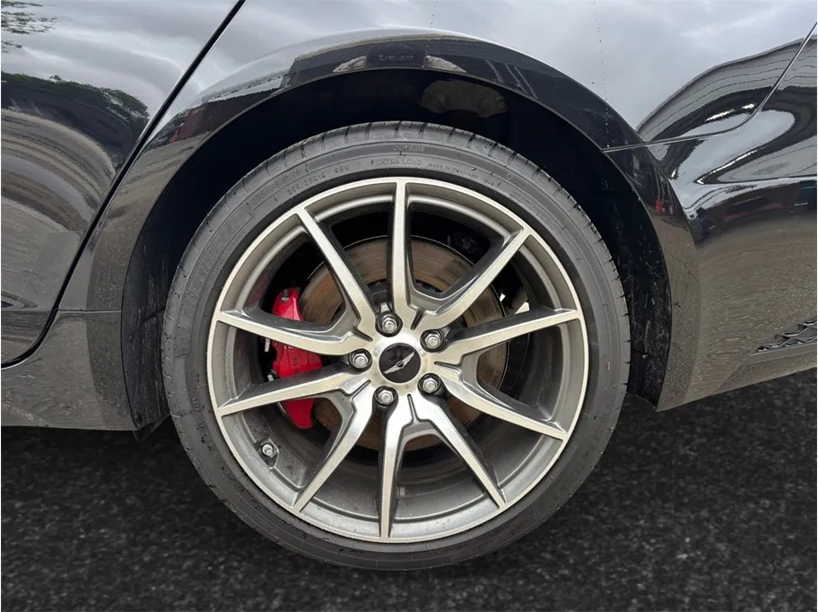 2025 GENESIS G70 Standard - Photo 15