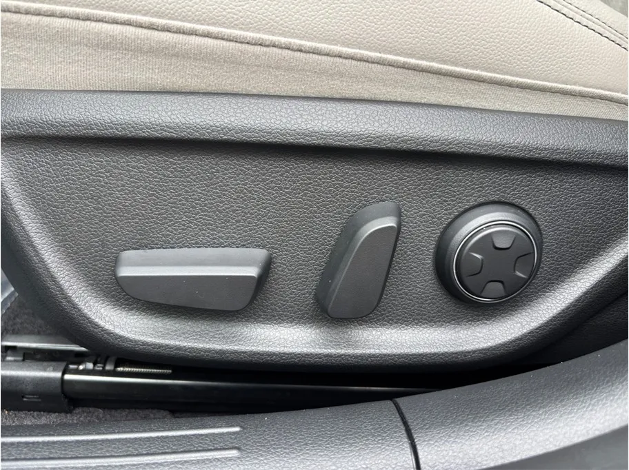 2025 GENESIS G70 Standard - Photo 20