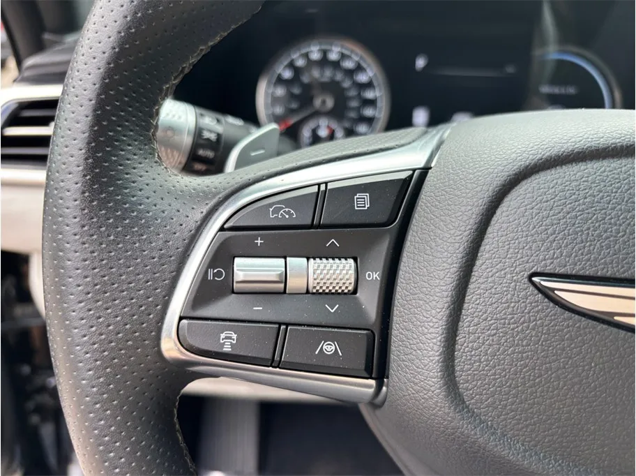 2025 GENESIS G70 Standard - Photo 25