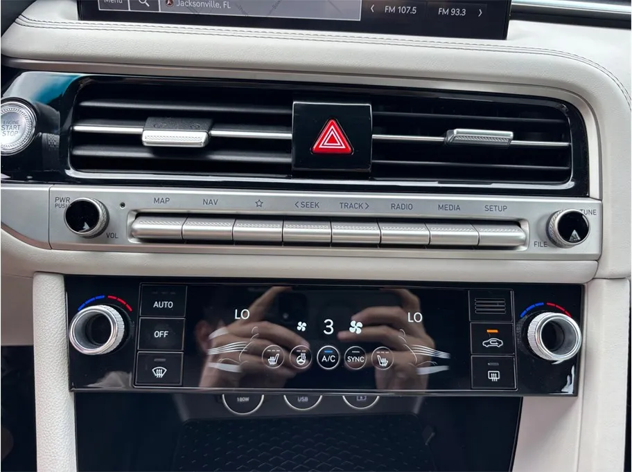 2025 GENESIS G70 Standard - Photo 31
