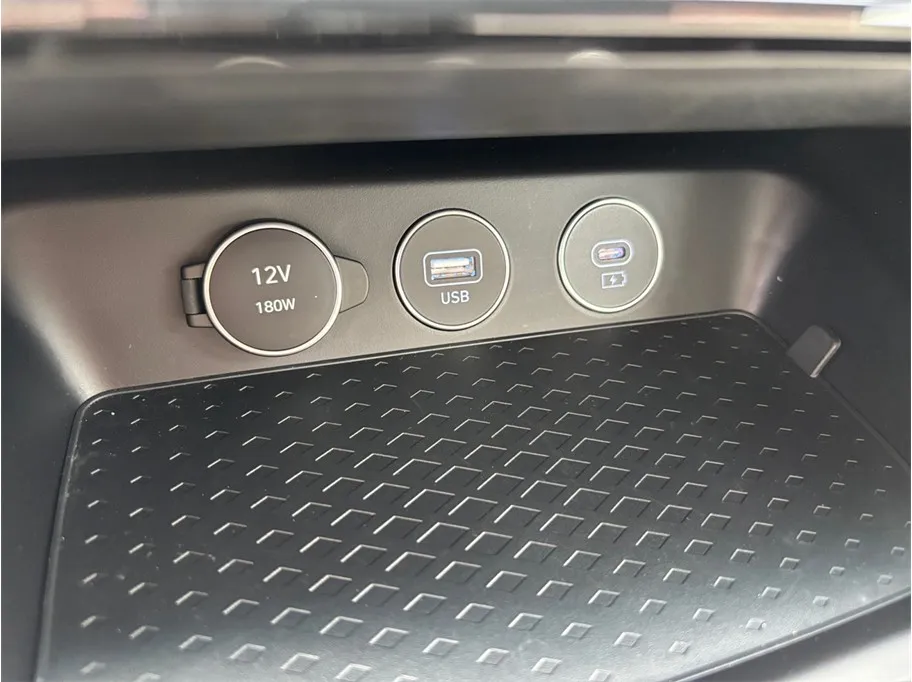 2025 GENESIS G70 Standard - Photo 34
