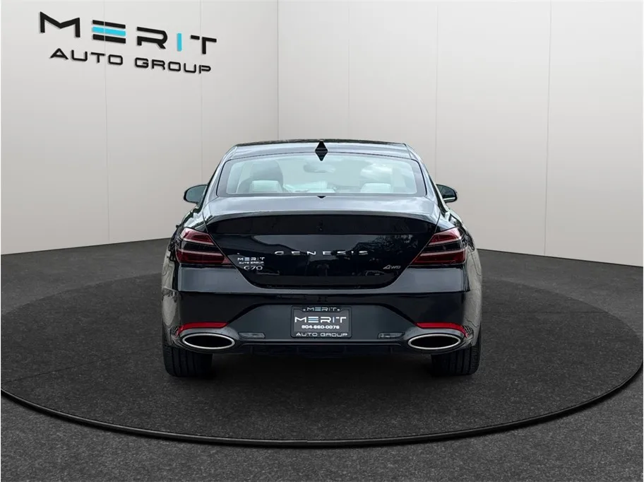 2025 GENESIS G70 Standard - Photo 8