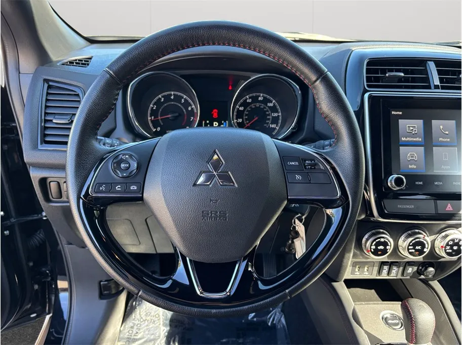 Mitsubishi Outlander Sport photo 18