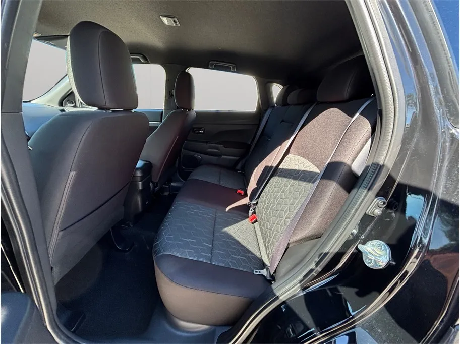 Mitsubishi Outlander Sport photo 28