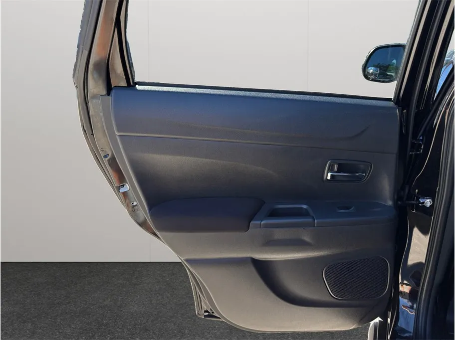 Mitsubishi Outlander Sport photo 29