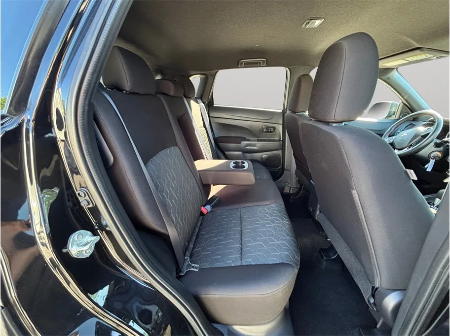 Mitsubishi Outlander Sport photo 32