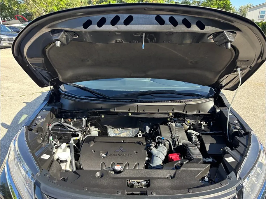 Mitsubishi Outlander Sport photo 38