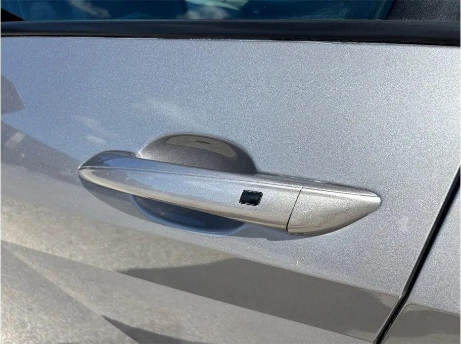 Hyundai Elantra photo 14