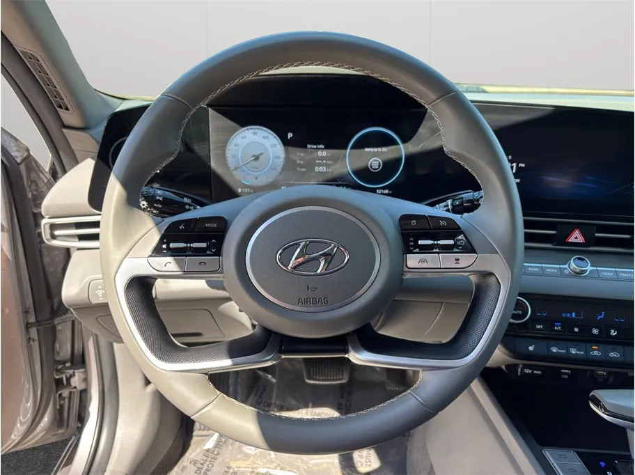Hyundai Elantra photo 20