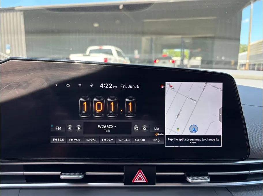 Hyundai Elantra photo 24