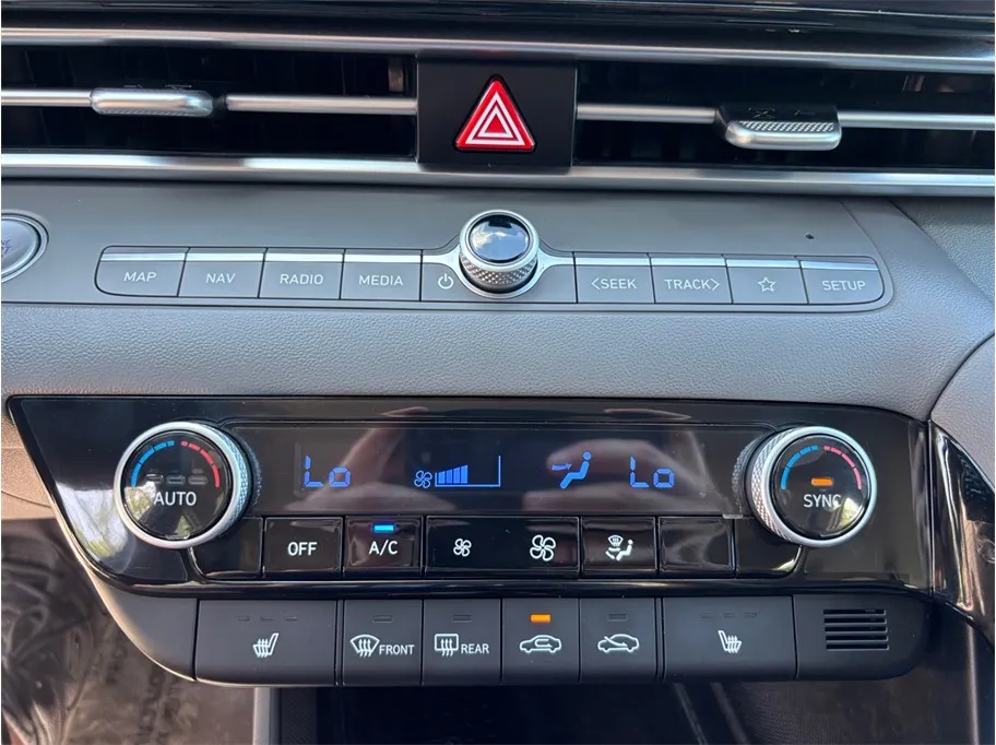 Hyundai Elantra photo 27
