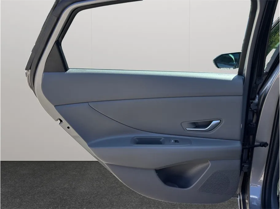 Hyundai Elantra photo 34