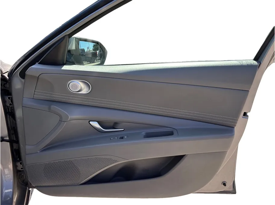 Hyundai Elantra photo 37