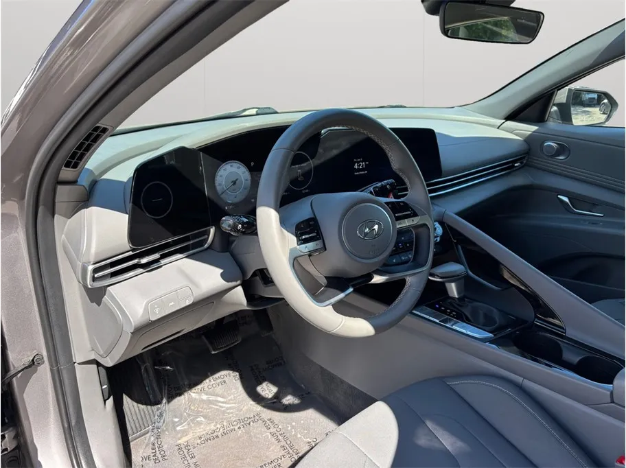 Hyundai Elantra photo 6