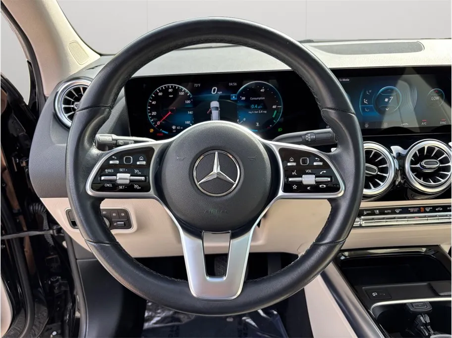Mercedes-Benz GLA photo 22