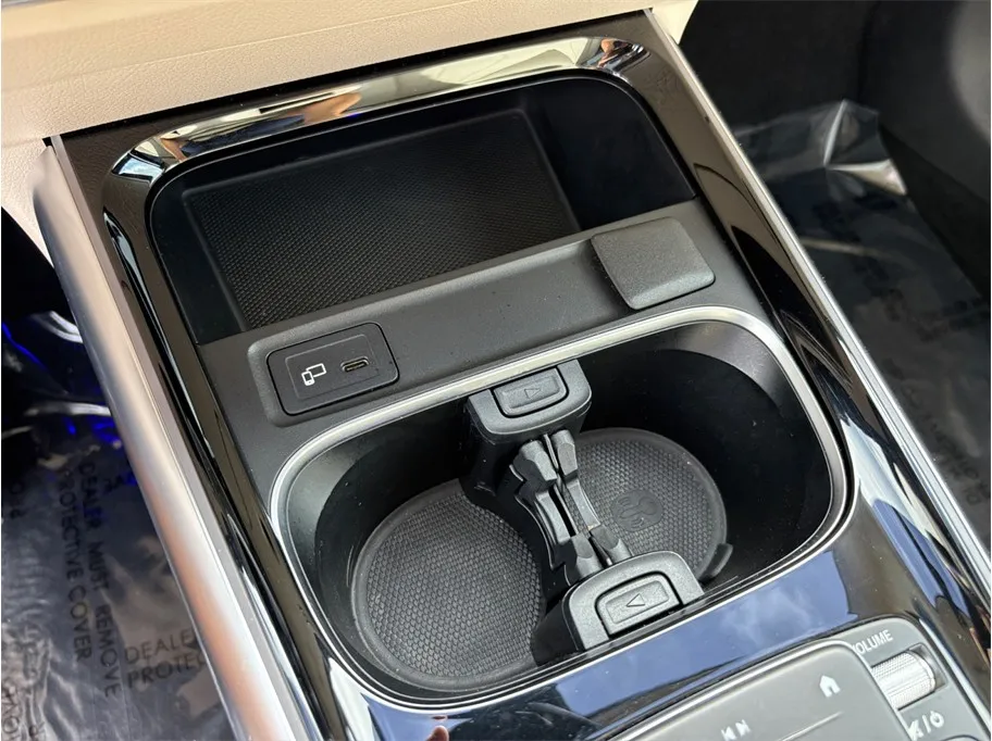 Mercedes-Benz GLA photo 31