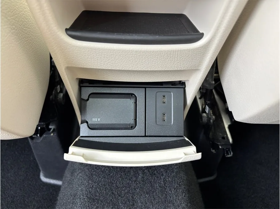 Mercedes-Benz GLA photo 37