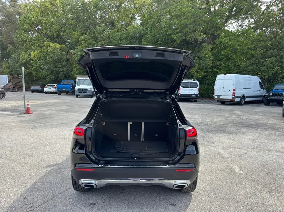 Mercedes-Benz GLA photo 43