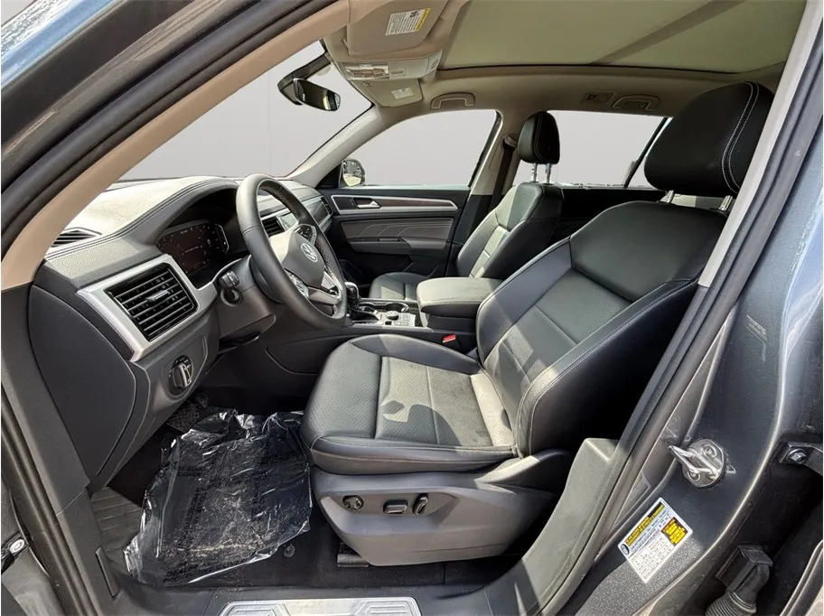 Volkswagen Atlas photo 2