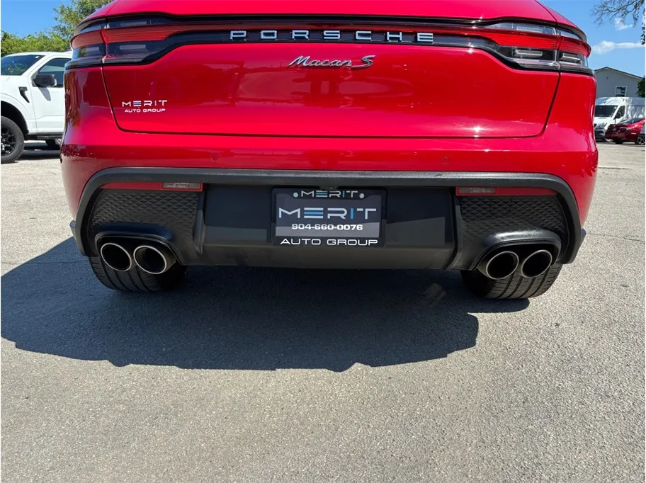 Porsche Macan photo 17