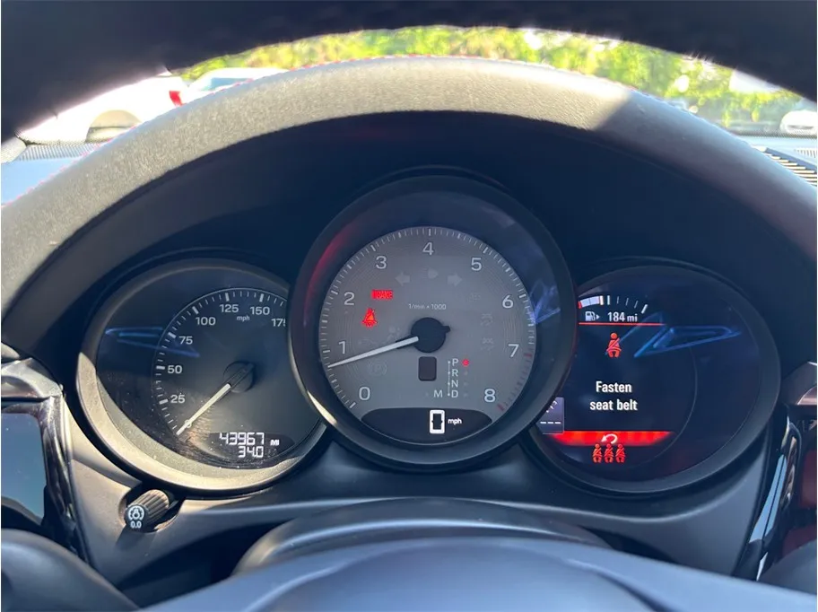 Porsche Macan photo 25