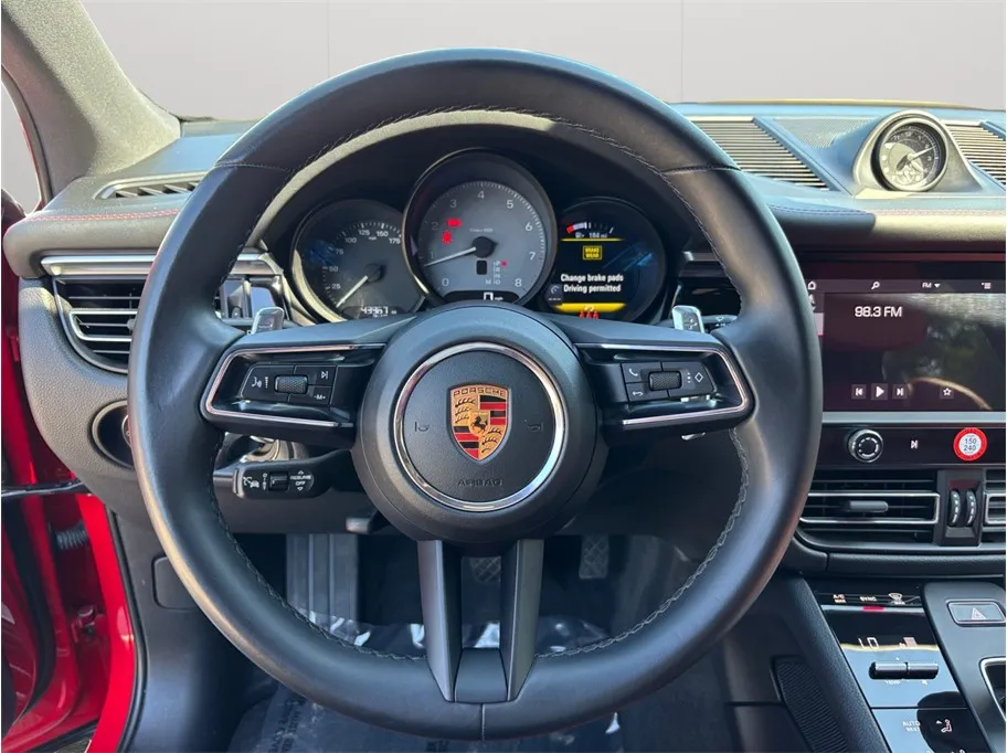 Porsche Macan photo 26