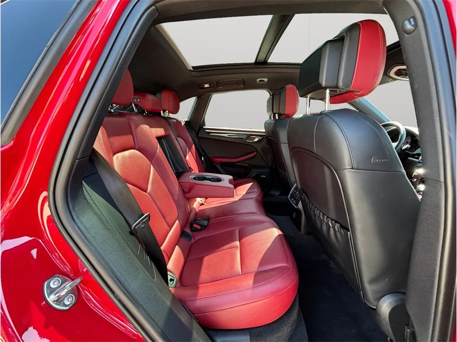 Porsche Macan photo 45