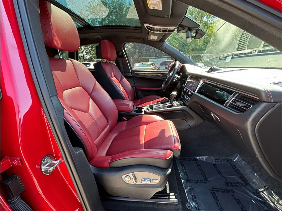 Porsche Macan photo 46