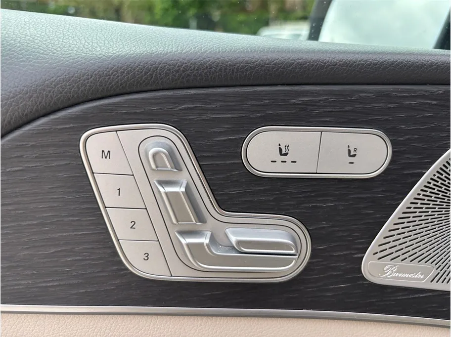 Mercedes-Benz GLS photo 23