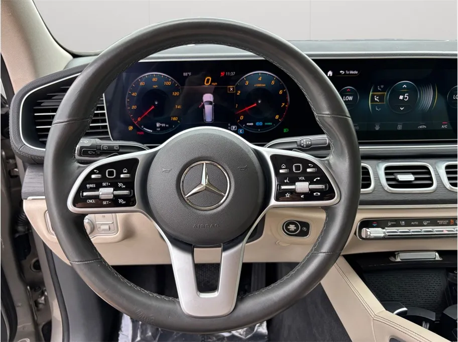 Mercedes-Benz GLS photo 29