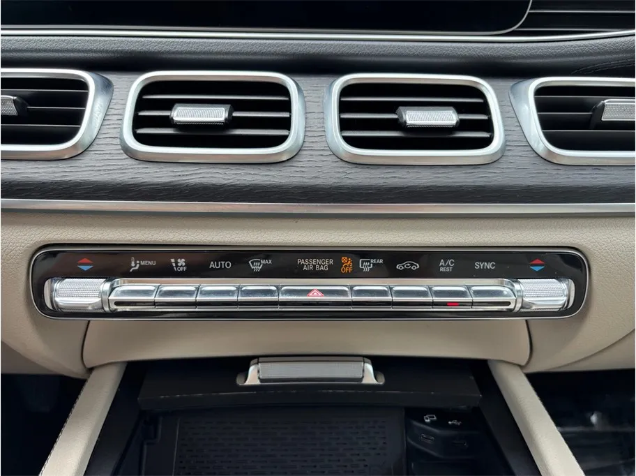Mercedes-Benz GLS photo 35