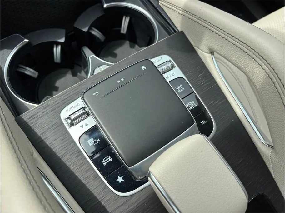 Mercedes-Benz GLS photo 37