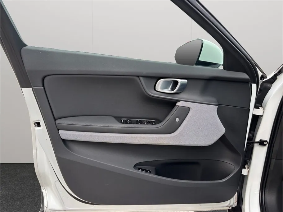 Polestar 2 photo 21