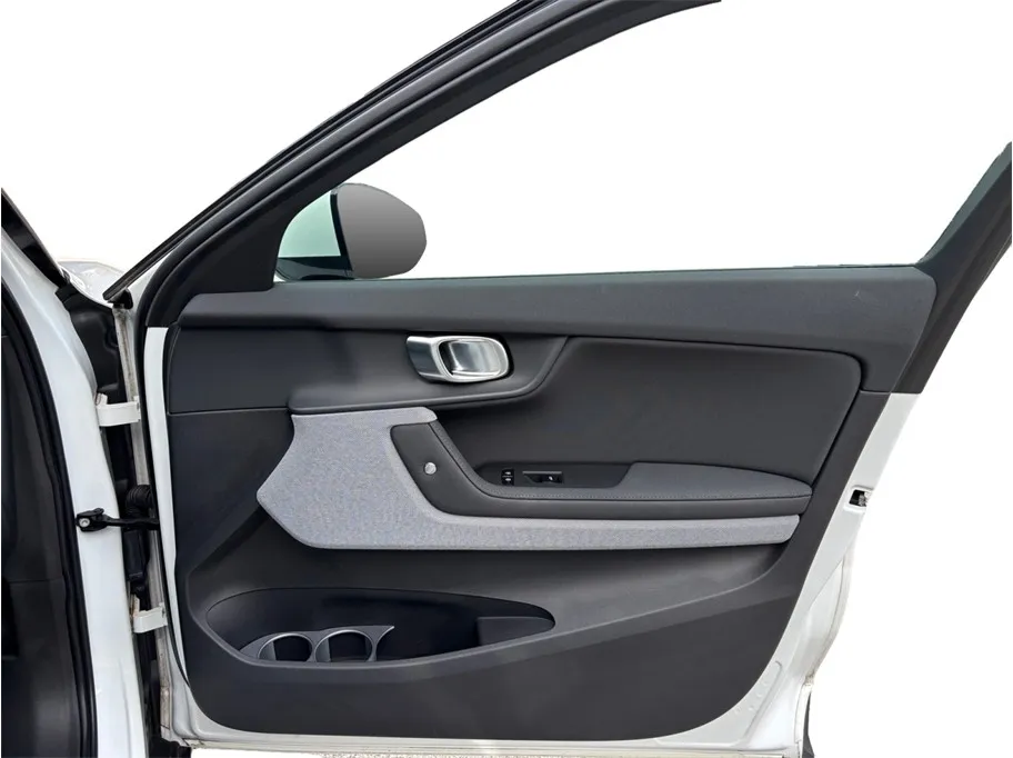 Polestar 2 photo 45