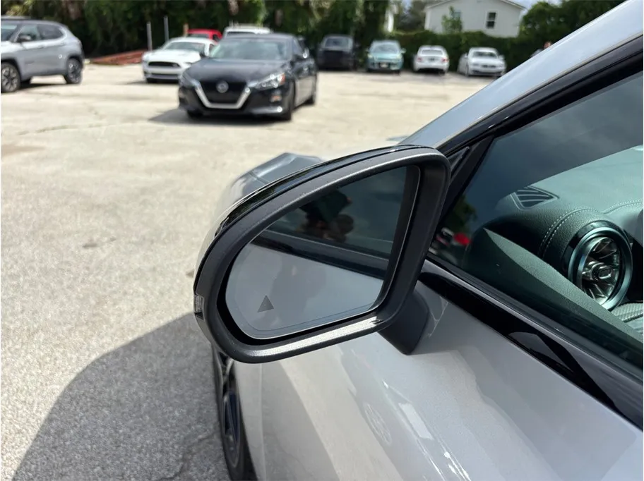 Mercedes-Benz CLA photo 18