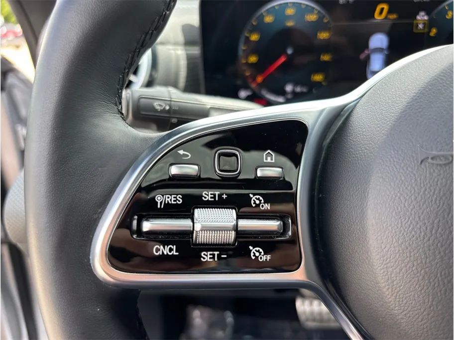Mercedes-Benz CLA photo 26