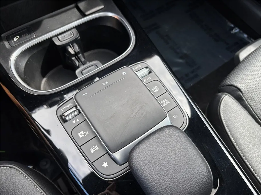 Mercedes-Benz CLA photo 33