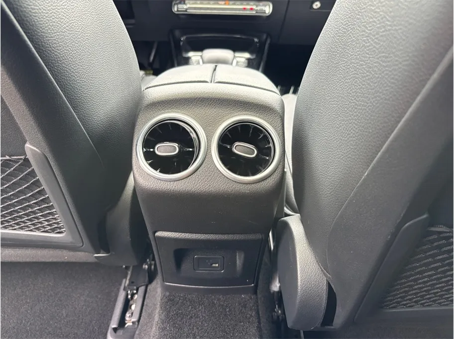 Mercedes-Benz CLA photo 39
